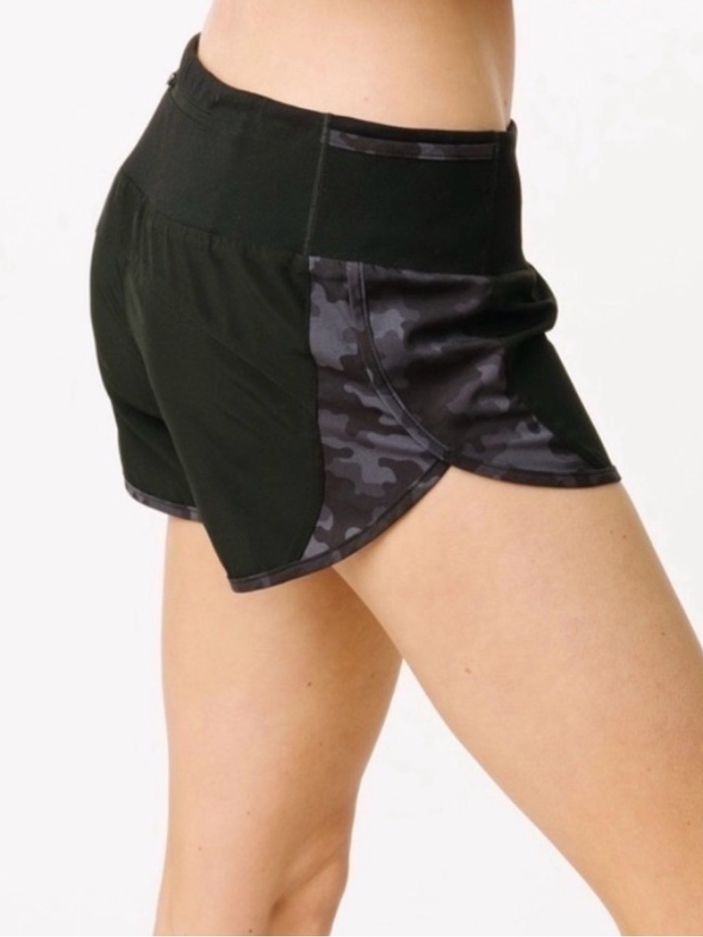 Zyia Black Camo 5 star Performance Shorts - Picture 2 of 4